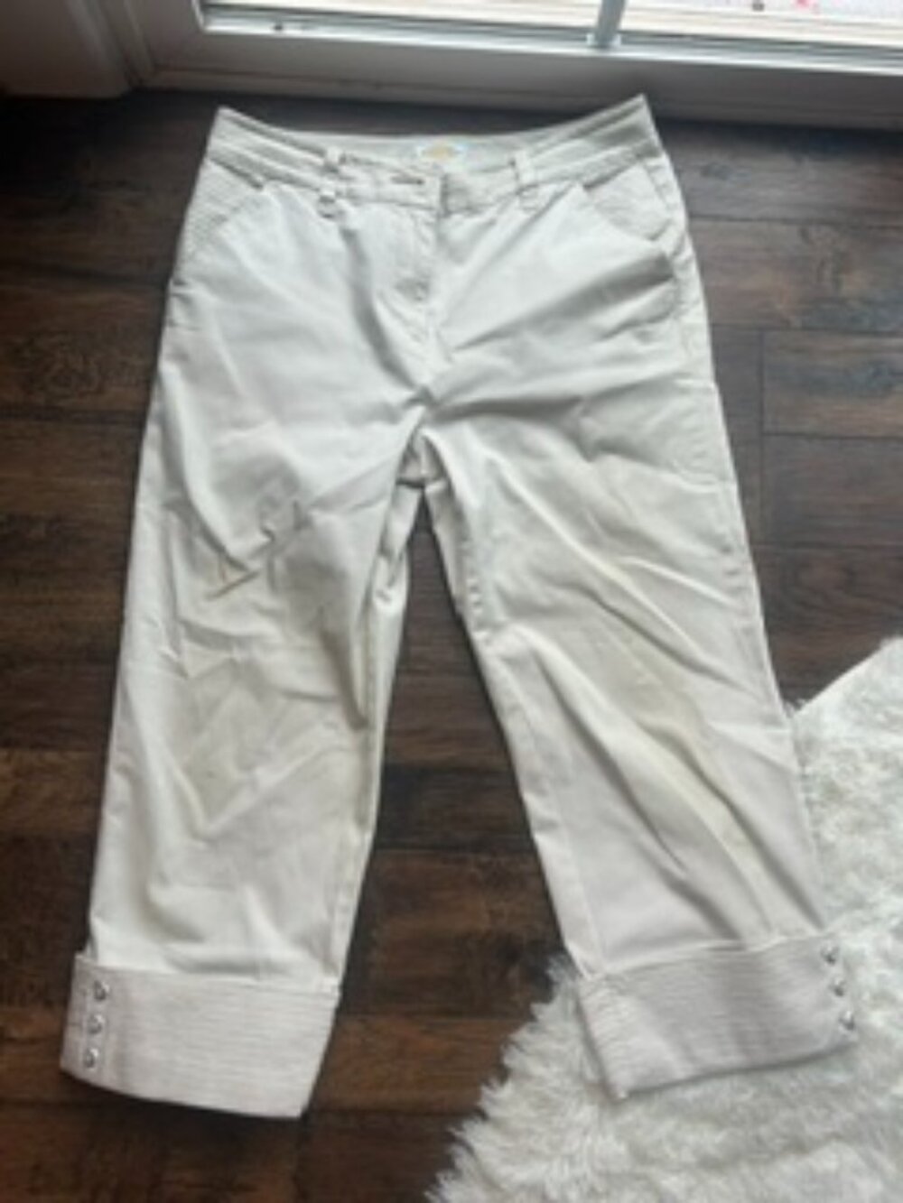Talbots Stretch Capri pants, creme color, size 6